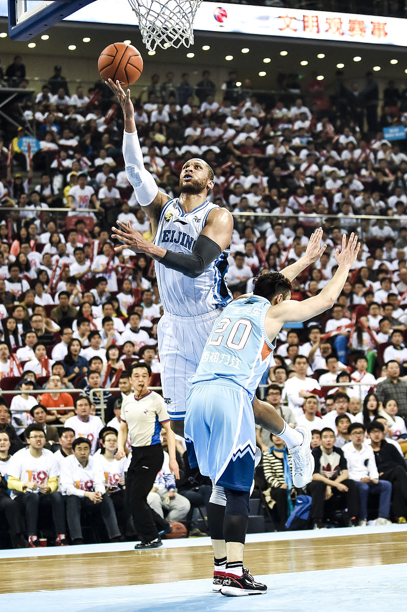 独行侠主场告捷，唐斯独揽+带队止连败的简单介绍