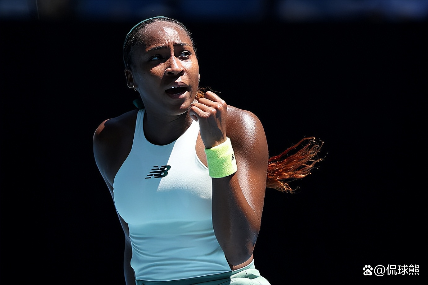 爱游戏-澳洲选手因伤离场比赛的简单介绍