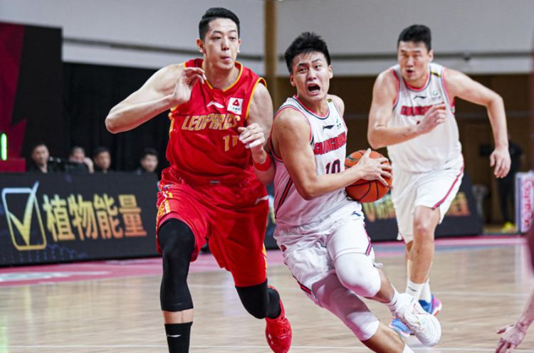 AYX体育赛事-包含辽宁策动战术大作，成功压制对手实现逆袭的词条