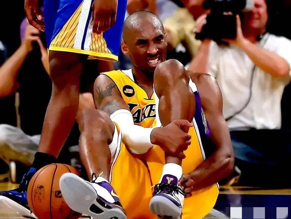 爱游戏在线-关于球星受伤退场，球队整体战力受影响的信息