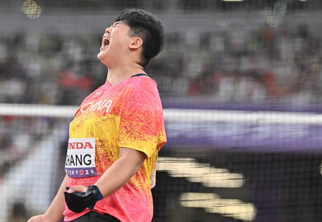 包含田径项目迎来高潮，选手斩获金牌的词条