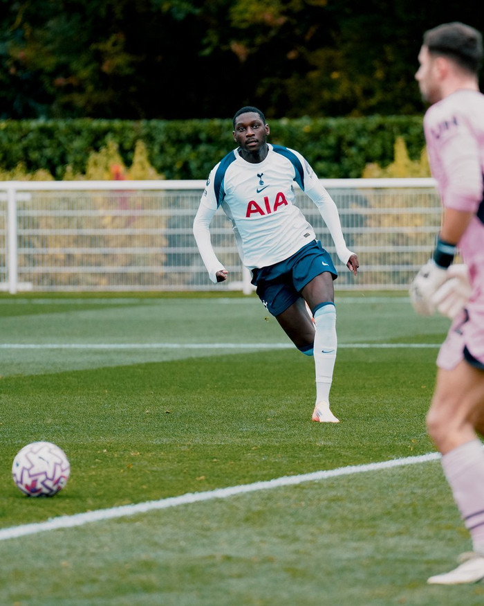 爱游戏官方入口-热刺前锋连进两球,助球队反超战局的简单介绍