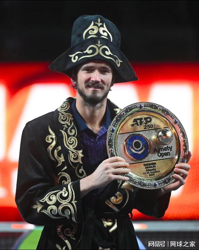 爱游戏APP-美国网球队力克欧洲网球队，梅德韦杰夫关键制胜的简单介绍