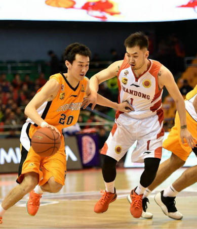 爱游戏在线-福建男篮实力战胜重庆队，球队整体表现出色