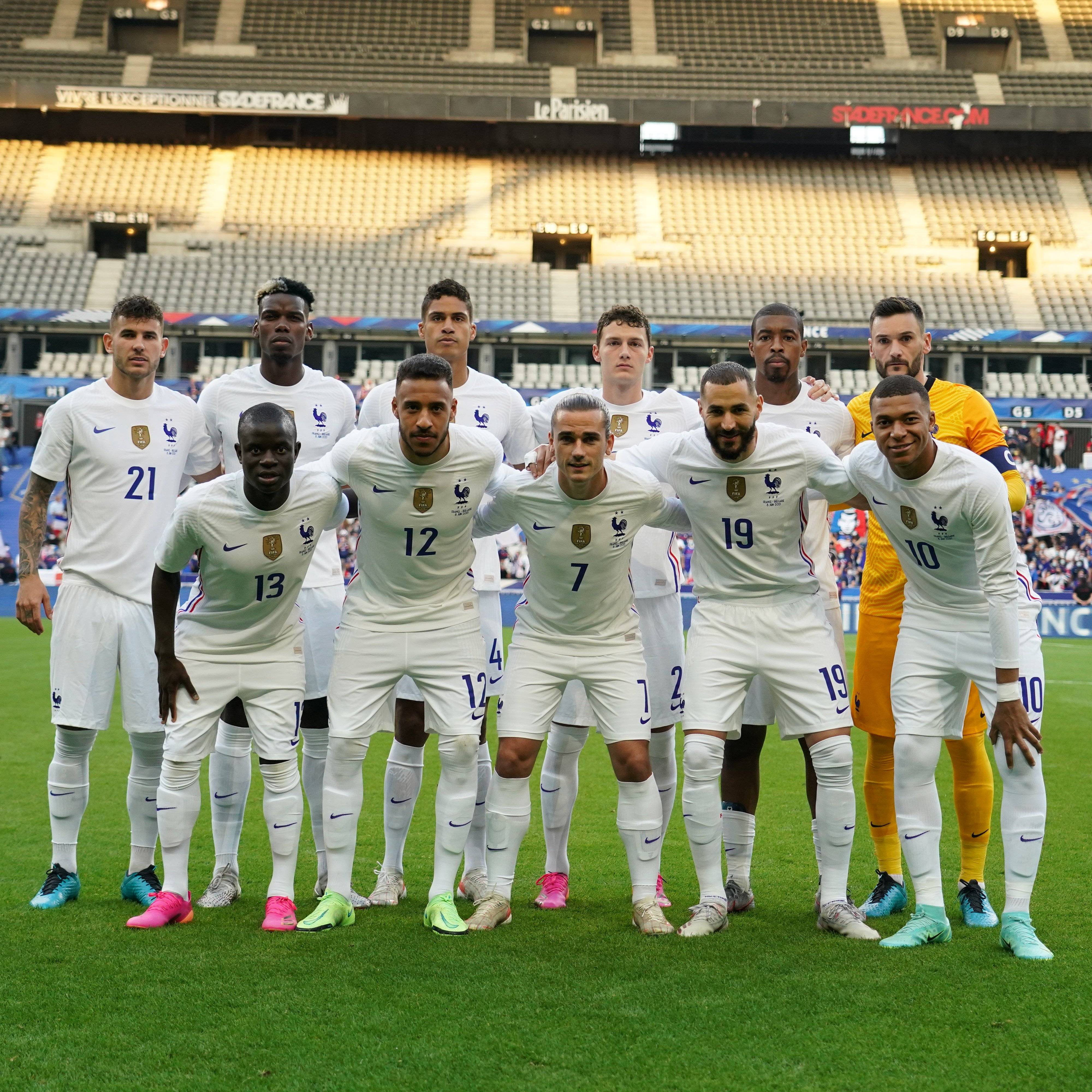 法国队险胜印度队,黄鸭组合点燃赛场 法国队险胜印度队,黄鸭组合点燃赛场