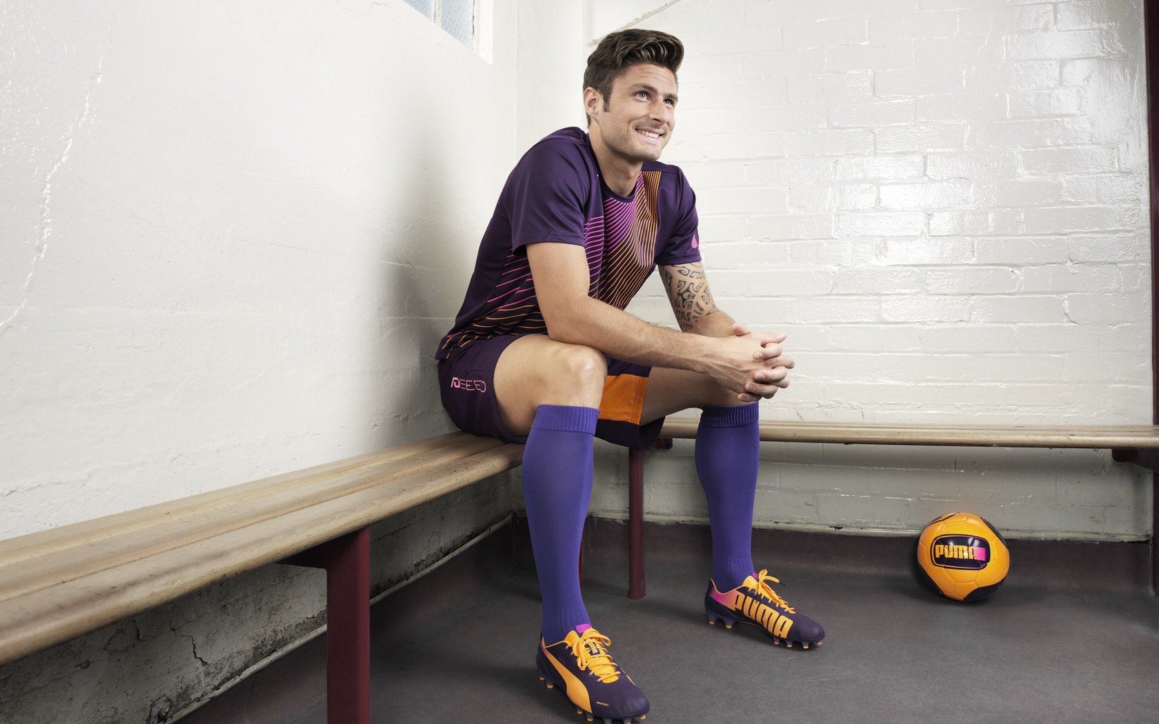 绿茵与硬木的交响，当巴黎力克塞维利亚，NBA季后赛战火正酣